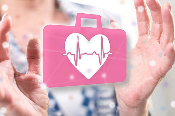 Defibrilatoarele automate din case îmbunătățesc rezultatele în caz de stop cardiac cu ritm șocabil