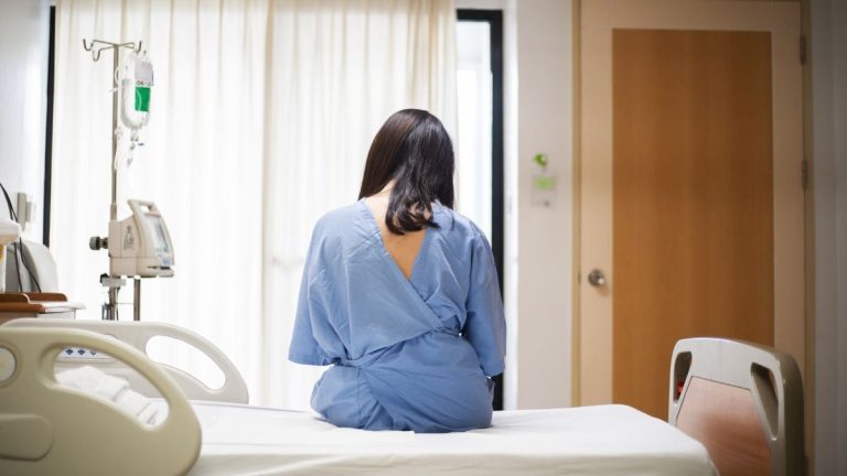 Decesele din cancer colorectal la tinerii adulți se concentrează într-un grup, arată un studiu