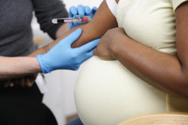 Testul Sanguin Matern Permite Screening Genetic Comprehensiv al Fătului