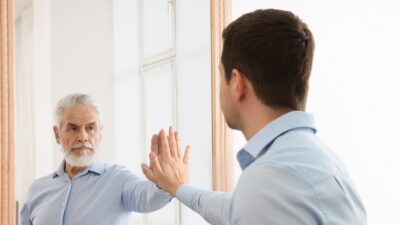 Impactul Îmbătrânirii Biologice asupra Creșterii Cancerului la Vârste Timpurii