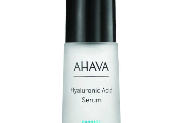 Ce beneficii aduce un ser cu acid hialuronic pentru tenul tău?