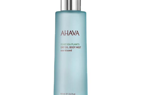Ce este spray-ul de corp care transformă pielea uscată în catifelată și strălucitoare?