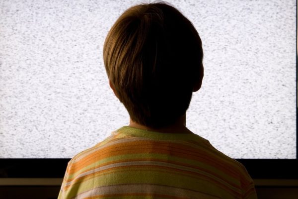 Televizorul poate afecta sănătatea creierului, conform unui studiu recent