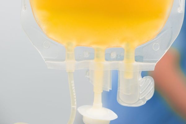 Prima Plasmă Liofilizată Aprobată de FDA în SUA, Gata în Câteva Minute