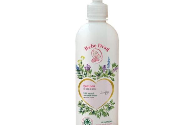 Ce beneficii are un șampon cu aloe și salvie pentru pielea sensibilă a copilului tău?