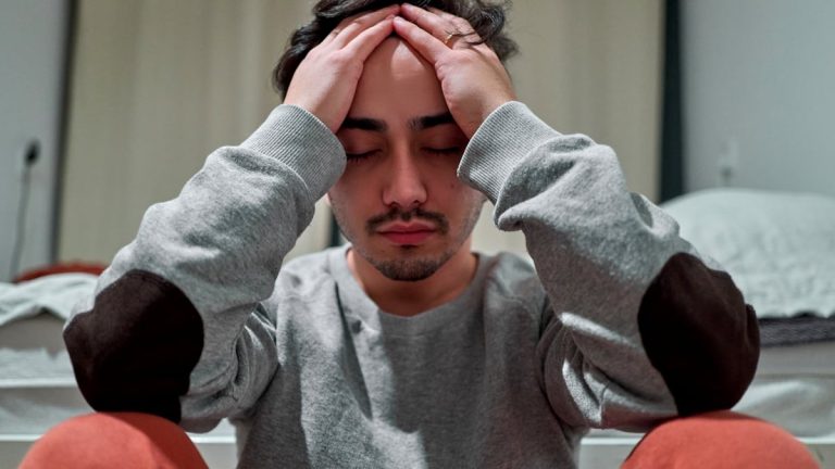 Ce se întâmplă când renunți brusc la consumul de 7-OH Kratom la doze mari: Studiu Medical