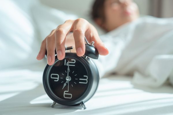 Sfârșitul Schimbărilor de Ora? Experții în Sănătate Spun Că Există un Câștigător între Ora Standard și Ora de Vară