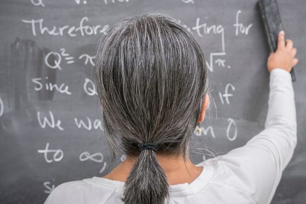 Creierul îmbătrânit nu se declină – se adaptează, arată un studiu